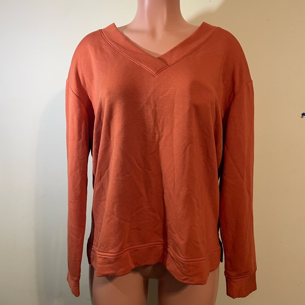 Orvis Shirt Long Sleeve Women's Large Orange‎ shirt V Neck Classic collection